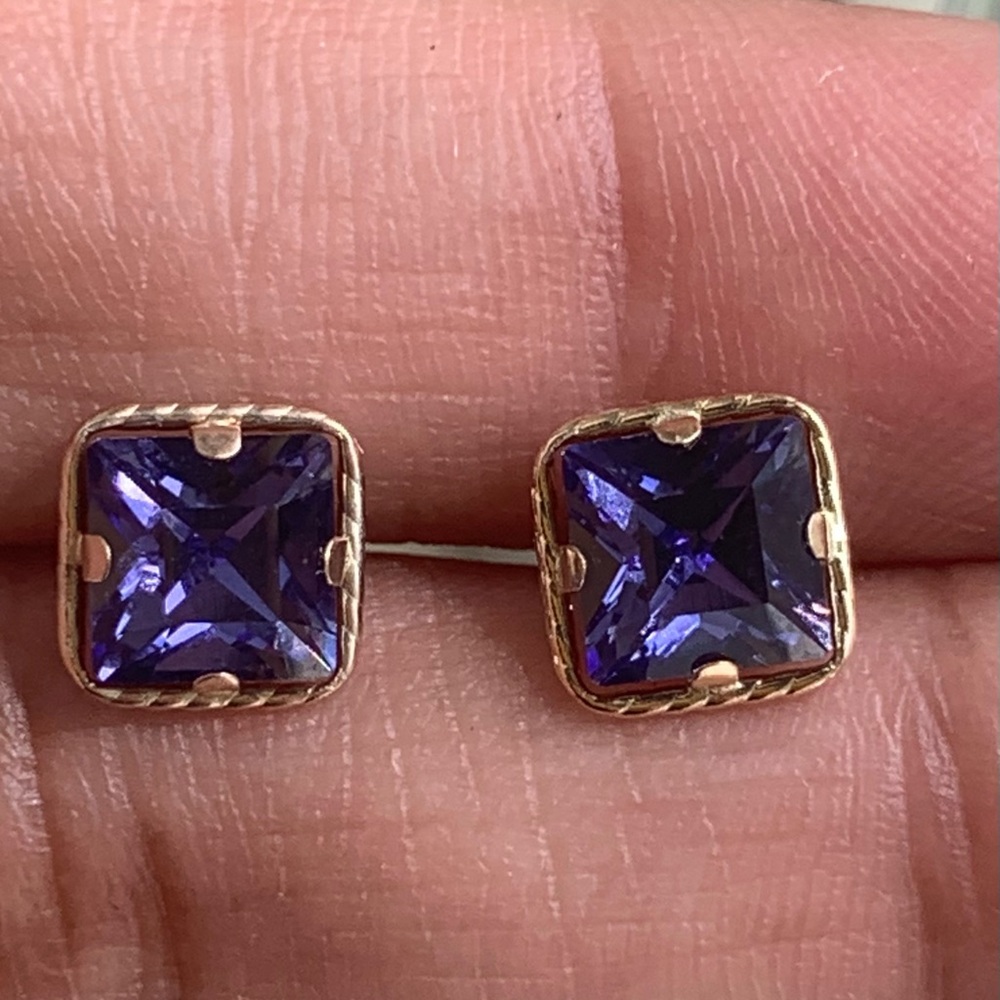 10k Gold Purple Stone Earrings